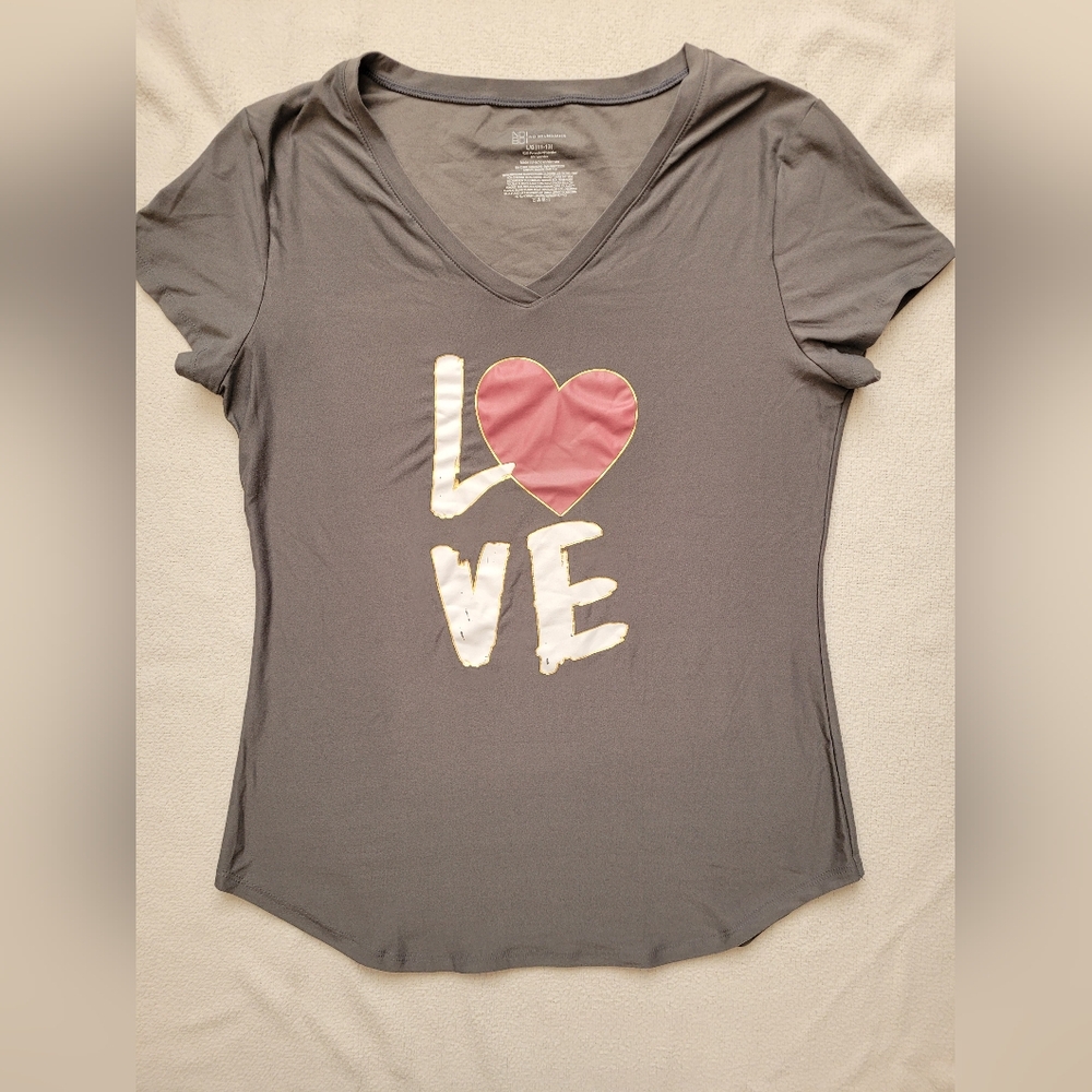 NEW L❤️VE T-shirt!